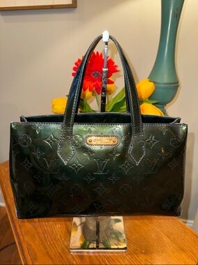 Louis Vuitton Authentic Vernis Green Wilshire Monogram Mini Handbag w/COA